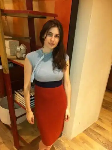 Kimanta wannan yarinya a kan ma'aunin 1-10