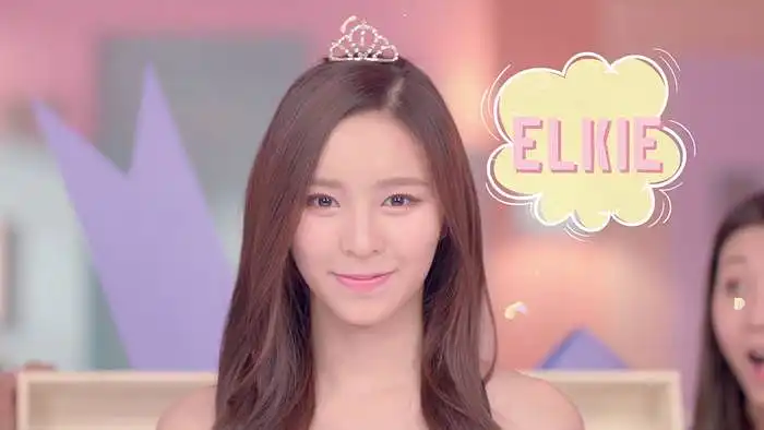 Elkie (Chong Tingyan) *CLC