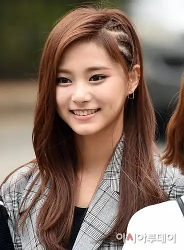 Zhou Tzuyu *Twice