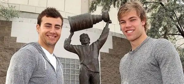 Gå på en dejt med Jordan Eberle eller Taylor Hall?